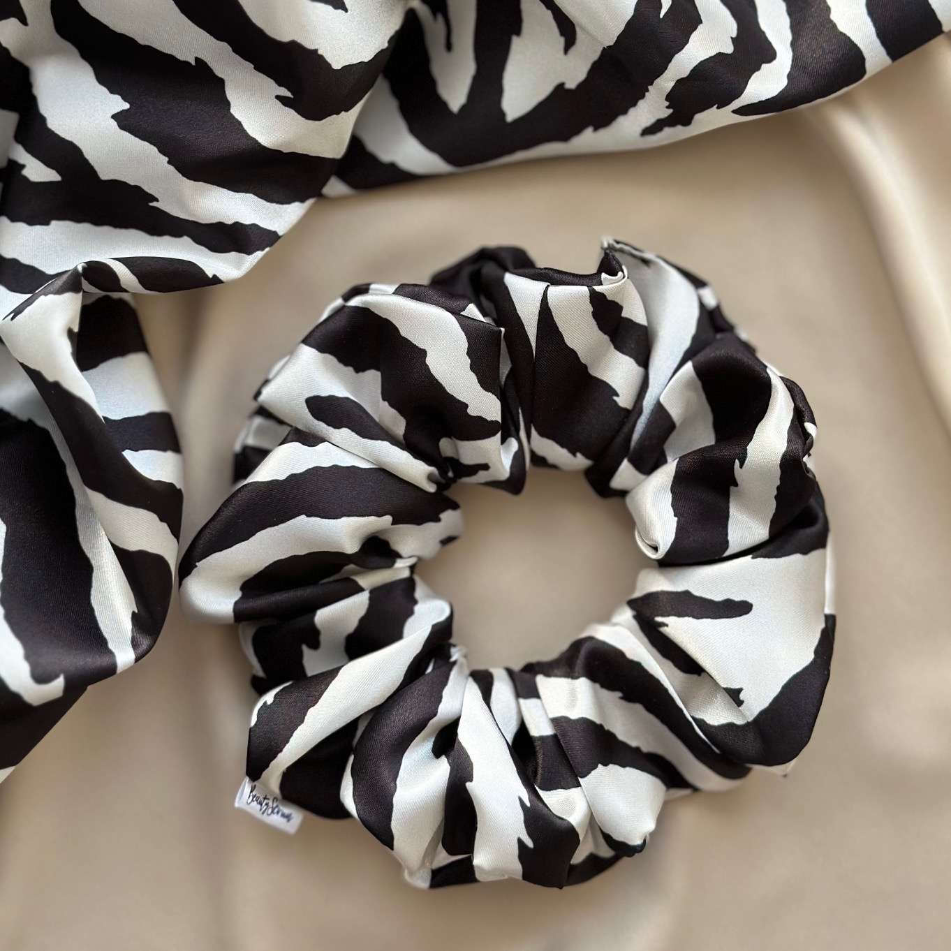 Satynowa gumka do włosów Zebra L