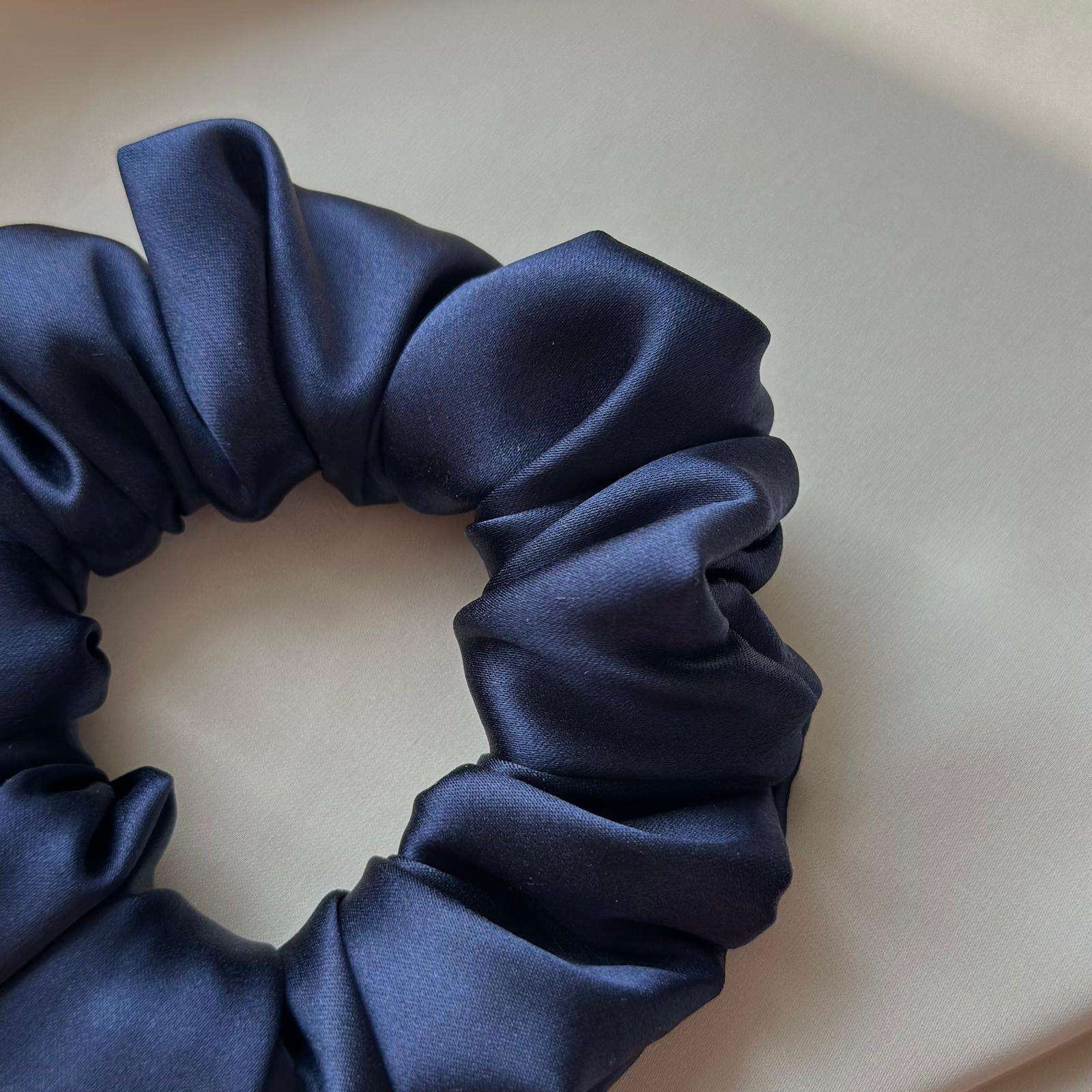 Jedwabna gumka do włosów Granat M - obrazek 2